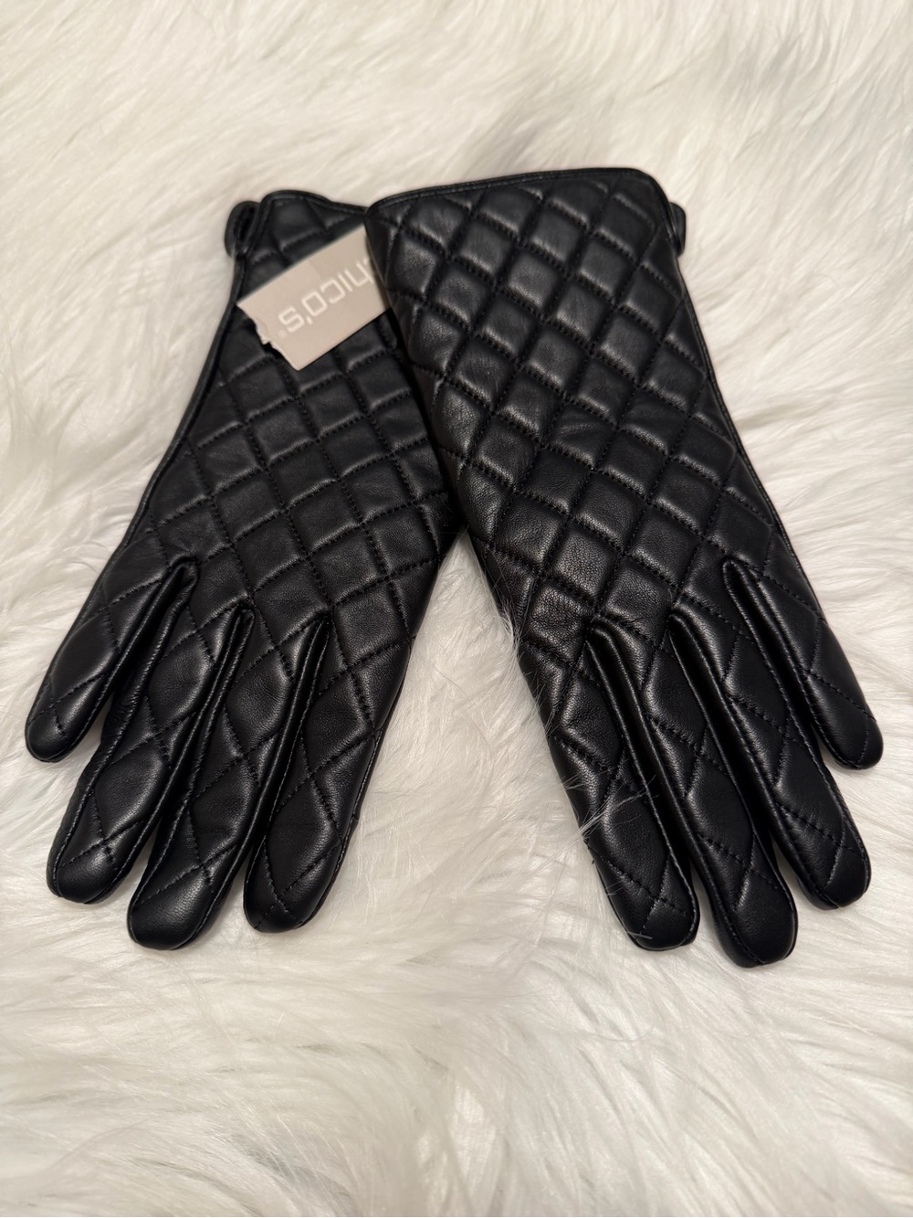 CHICOS ladies quilted black leather gloves NWT size Small/Med